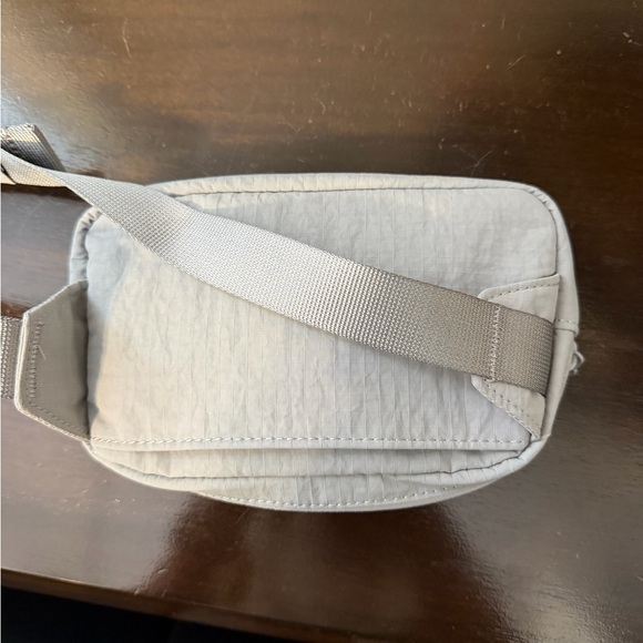 lululemon athletica Light Gray Waist Pack - Minimalist Belt Bag - Picture 2 of 4